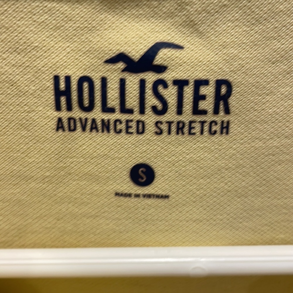 Hollister Polo - Picture 2 of 3